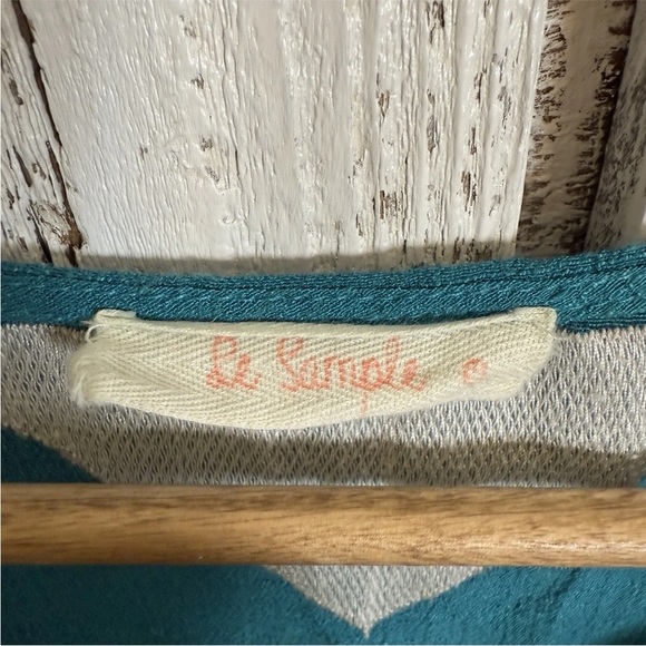 Le Sample Boho Top Turquoise White Size Medium Embroidered Western Aztec Design - Picture 2 of 10